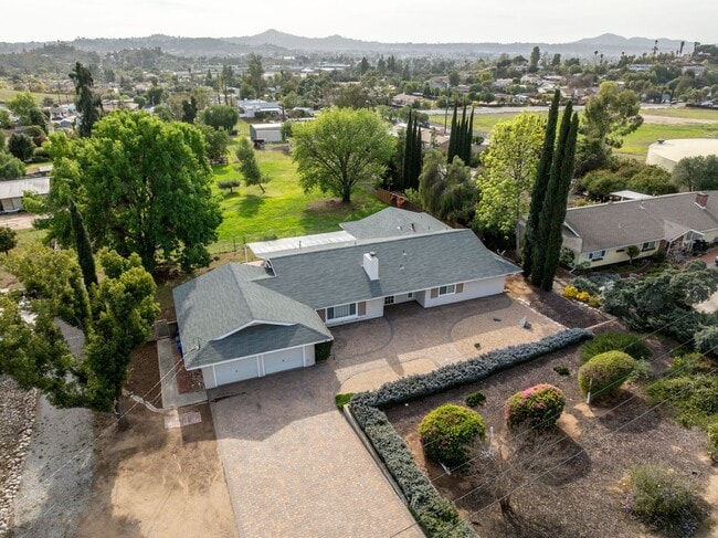 2073 Valley Rim Rd in El Cajon, CA - Building Photo - Building Photo