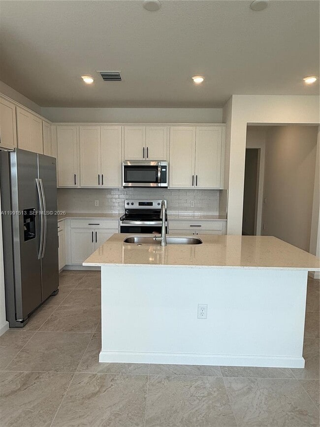 4286 Efendi Dr in Lantana, FL - Building Photo - Building Photo