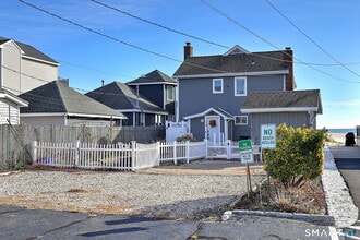 25 Milford Point Rd in Milford, CT - Building Photo - Building Photo