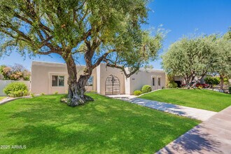 8338 E San Rafael Dr in Scottsdale, AZ - Building Photo - Building Photo