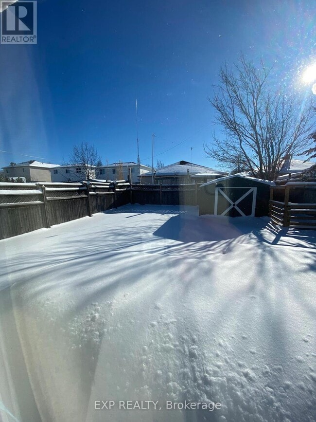 55 Athabaska Rd in Barrie, ON - Building Photo - Building Photo