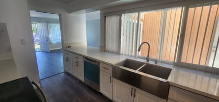 402 N Alhambra Ave in Monterey Park, CA - Building Photo - Building Photo