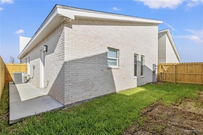 101 Yosemite Dr, Unit 3 in Mission, TX - Building Photo - Building Photo