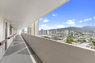 500 University Ave, Unit 1405 in Honolulu, HI - Building Photo - Building Photo