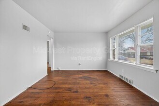 5900 Sheriton Dr in St. Louis, MO - Building Photo - Building Photo