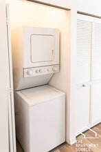 2700 W North Ave, Unit 204 in Chicago, IL - Foto de edificio - Building Photo