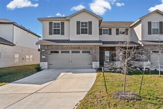 18517 Cremello Dr in Manor, TX - Building Photo - Building Photo