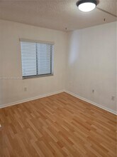 8065 SW 107th Ave in Miami, FL - Building Photo - Building Photo