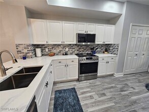 10700 Ravenna Way in Ft. Myers, FL - Building Photo - Building Photo