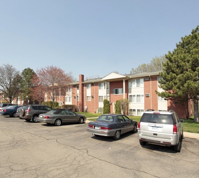 West Hampton in Westland, MI - Foto de edificio - Building Photo