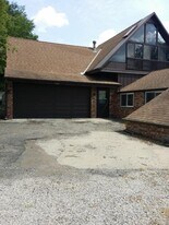 611 N Spruce St in Ottawa, KS - Building Photo