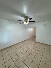 2275 NW 23rd St in Miami, FL - Building Photo - Building Photo