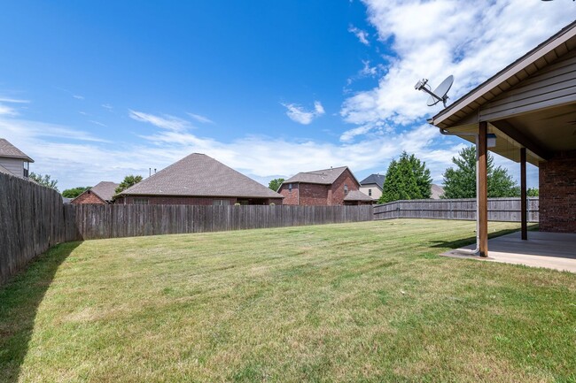 3902 SW Banbury Dr in Bentonville, AR - Building Photo - Building Photo