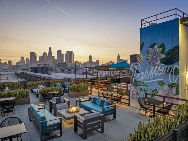 Aliso in Los Angeles, CA - Building Photo - Building Photo