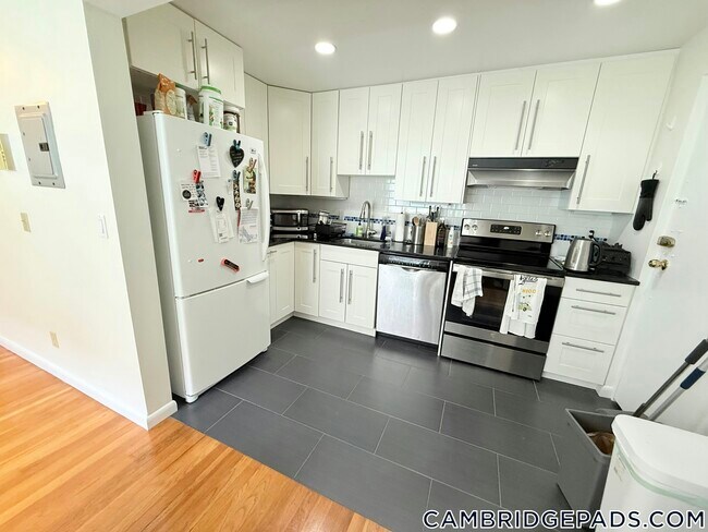 135 Inman St in Cambridge, MA - Building Photo - Building Photo