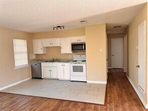 2603 Foxcroft Cir in Denton, TX - Foto de edificio - Building Photo