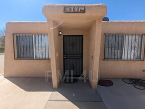1801 Corte Adelina SW in Albuquerque, NM - Building Photo - Building Photo