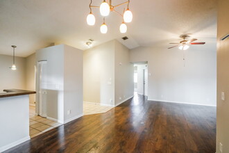 333 W Riverbend Dr in Sunrise, FL - Building Photo - Building Photo