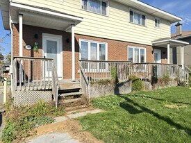 1677 Baseline Rd in Ottawa, ON - Building Photo