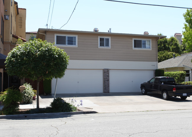 648 Walnut St in San Carlos, CA - Building Photo - Building Photo