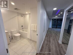 1 Jarvis St in Hamilton, ON - Building Photo - Building Photo