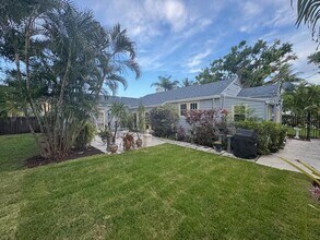 335 Monroe Dr in West Palm Beach, FL - Building Photo - Building Photo