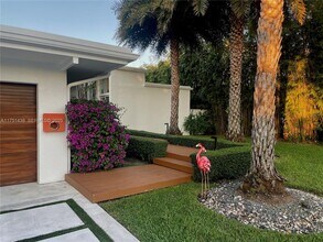 1701 SE 11th St in Fort Lauderdale, FL - Building Photo - Building Photo