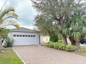 2338 Tami Sola St in Sarasota, FL - Building Photo