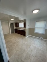8200 Suzanne Ave in Detroit, MI - Building Photo - Building Photo