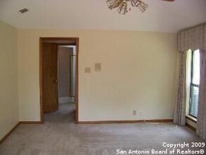 6122 Royal Breeze in San Antonio, TX - Building Photo - Building Photo