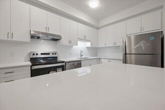 61 Reverie Way in Kitchener, ON - Building Photo - Building Photo