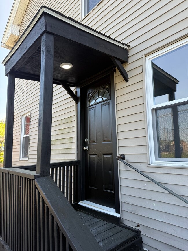 14 Florence St, Unit Apt 1