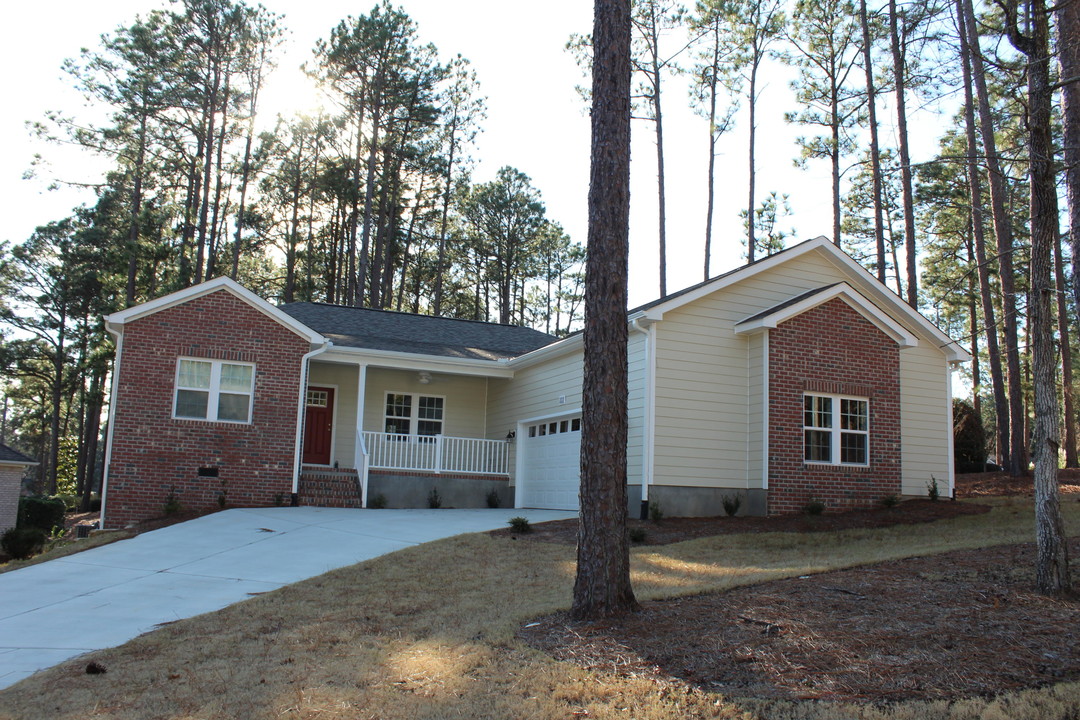 111 Triple Crown Cir in Southern Pines, NC - Foto de edificio