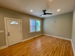 1722 W Nelson St in Chicago, IL - Building Photo - Building Photo