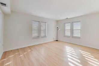 1 W Oak Ave in La Grange Park, IL - Building Photo - Building Photo