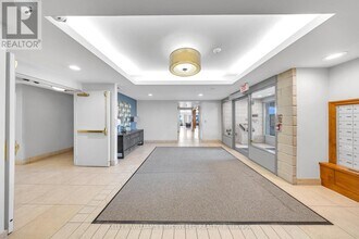 2500 Rutherford Rd in Vaughan, ON - Building Photo - Building Photo