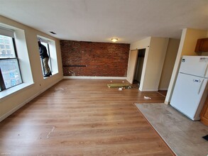 1088 Boylston St-Unit -Apt 1 in Boston, MA - Building Photo - Building Photo