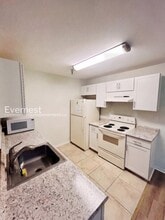 10265 Gandy Blvd N, Unit APT 1115 in St. Petersburg, FL - Foto de edificio - Building Photo