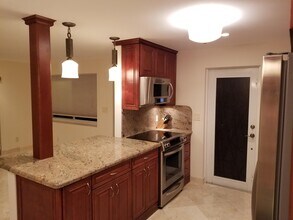 2857 NE 32nd St in Fort Lauderdale, FL - Building Photo - Building Photo