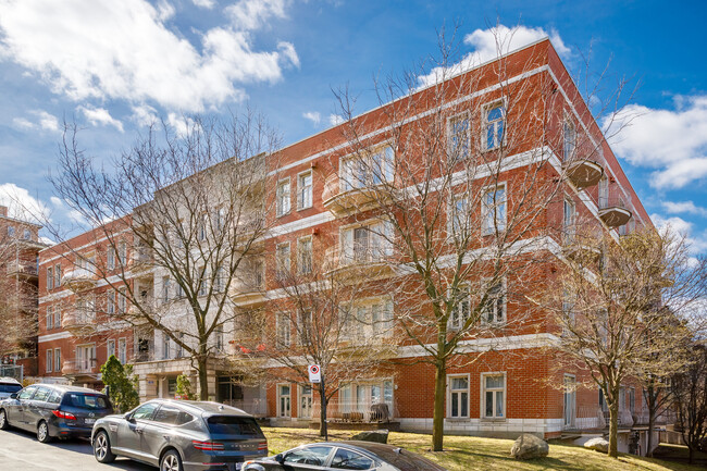 5780 Decelles Av in Montréal, QC - Building Photo - Building Photo