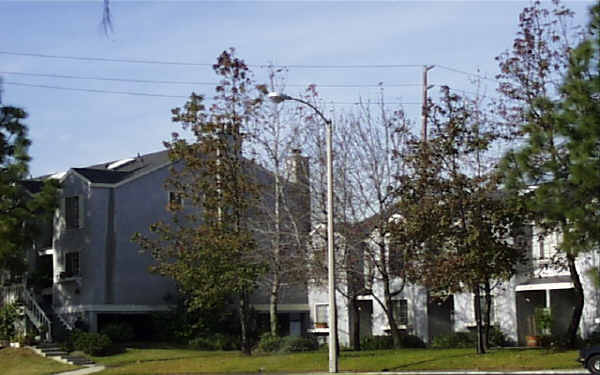 2502 Huntington St in Huntington Beach, CA - Foto de edificio - Building Photo
