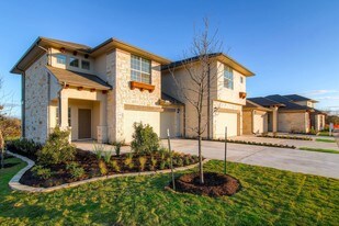 Double Eagle Townhomes in Hutto, TX - Building Photo