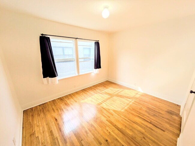 5326 Kinston Ave, Unit 5326 in Culver City, CA - Foto de edificio - Building Photo