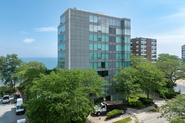 1618 Sheridan Rd in Wilmette, IL - Building Photo - Building Photo