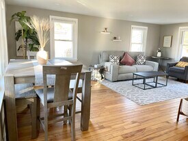 20 Emanual Dr in Brunswick, ME - Building Photo