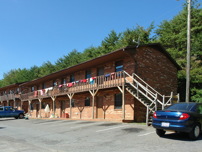 139 Weatherwood Ct in Winston-Salem, NC - Building Photo - Building Photo