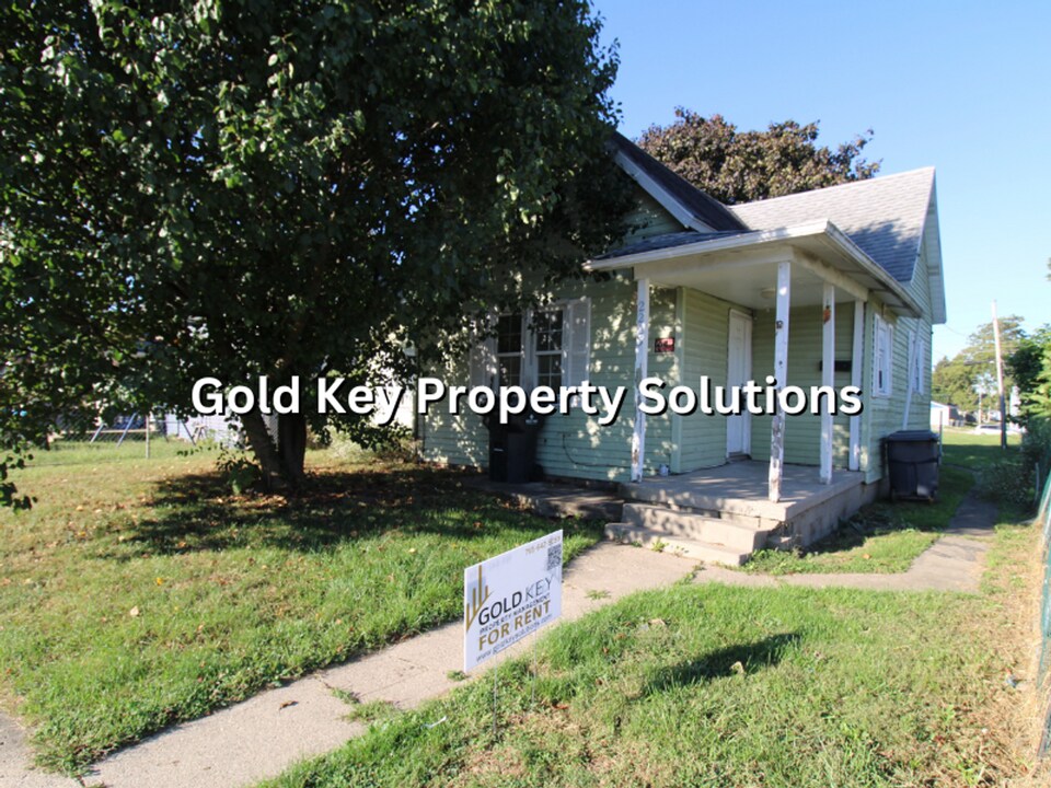 2223 Chase St in Anderson, IN - Building Photo