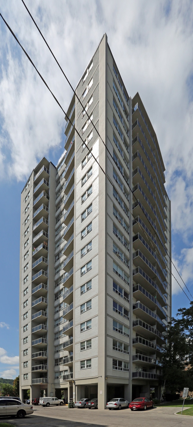 Concord Apartments in Hamilton, ON - Building Photo - Building Photo
