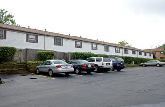 1722-1756 Fayette Walk in Hoffman Estates, IL - Building Photo - Building Photo