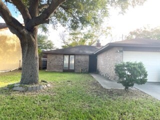 1105 Montreal Dr in Corpus Christi, TX - Building Photo